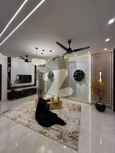 کنگز پریذیڈنسی گلستانِ جوہر,کراچی میں 3 کمروں کا 8 مرلہ فلیٹ 3.0 کروڑ میں برائے فروخت۔