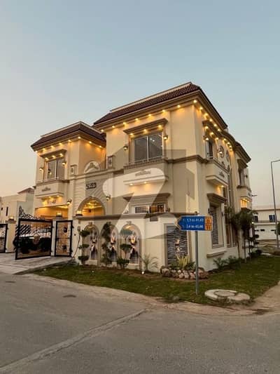 سٹی ہاؤسنگ سکیم جہلم میں 5 کمروں کا 10 مرلہ مکان 3.8 کروڑ میں برائے فروخت۔