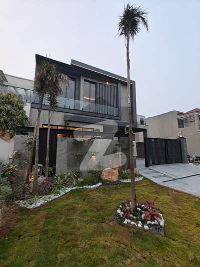 ڈی ایچ اے فیز 6 - بلاک ڈی فیز 6,ڈیفنس (ڈی ایچ اے),لاہور میں 4 کمروں کا 10 مرلہ مکان 8.4 کروڑ میں برائے فروخت۔