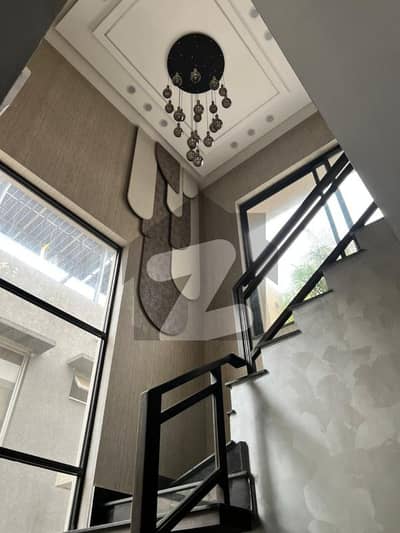 ڈی ایچ اے فیز 6 ڈیفنس (ڈی ایچ اے),لاہور میں 4 کمروں کا 10 مرلہ مکان 1.9 لاکھ میں کرایہ پر دستیاب ہے۔