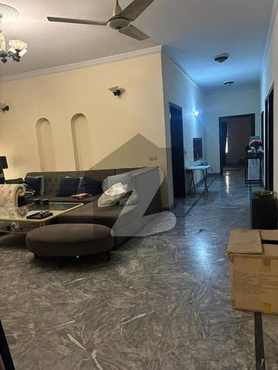 ڈی ایچ اے فیز 4 ڈیفنس (ڈی ایچ اے),لاہور میں 3 کمروں کا 1 کنال بالائی پورشن 1.1 لاکھ میں کرایہ پر دستیاب ہے۔