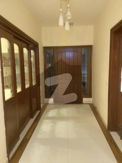 FIRST FLOOR LIKE NEW