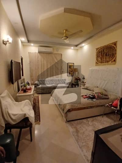 کیولری گراؤنڈ لاہور میں 2 کمروں کا 14 مرلہ زیریں پورشن 1.1 لاکھ میں کرایہ پر دستیاب ہے۔