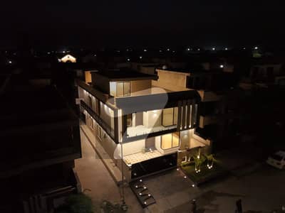 بی ۔ 17 اسلام آباد میں 4 کمروں کا 10 مرلہ مکان 3.85 کروڑ میں برائے فروخت۔