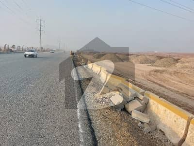 مارگلہ انکلیو مارگلہ ایونیو,اسلام آباد میں 1 کنال رہائشی پلاٹ 6.0 کروڑ میں برائے فروخت۔