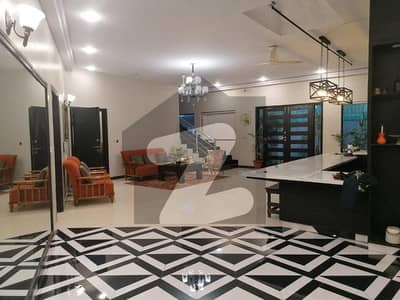 Chance Deal 500yards Slightly Bungalow Khy Shujjat Dha Phase 5