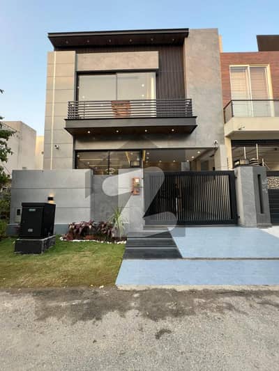 5 MARLA ELEGANT AND FULLY MAINTAINED SUPER HOT LOCATED BUNGALOW IS AVAILABLE IN THE BEST BLOCK OF DHA LAHORE DHA 9 Town, DHA Defence, Lahore, Punjab