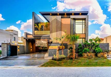 Needy Owner One Kanal House Available For Sale in DHA Lahore Phase 7 Sector Z Very Reasonable Price