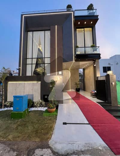 ڈی ایچ اے فیز 6 ڈیفنس (ڈی ایچ اے),لاہور میں 3 کمروں کا 5 مرلہ مکان 2.7 کروڑ میں برائے فروخت۔