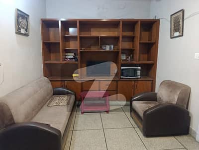 والٹن روڈ لاہور میں 4 کمروں کا 3 مرلہ مکان 70.0 ہزار میں کرایہ پر دستیاب ہے۔