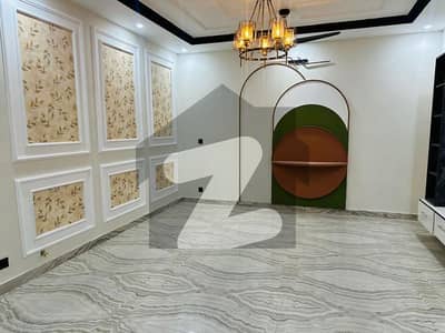 فیصل ٹاؤن - ایف ۔ 18 اسلام آباد میں 5 کمروں کا 8 مرلہ مکان 3.45 کروڑ میں برائے فروخت۔