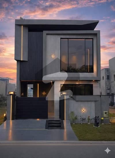 ڈی ایچ اے 9 ٹاؤن ڈیفنس (ڈی ایچ اے),لاہور میں 3 کمروں کا 5 مرلہ مکان 89.0 ہزار میں کرایہ پر دستیاب ہے۔