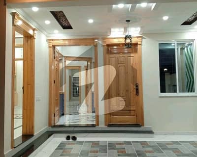 ممتاز سٹی اسلام آباد میں 4 کمروں کا 9 مرلہ مکان 4.4 کروڑ میں برائے فروخت۔