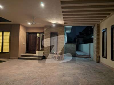 F10 533 SQY GROUND PORTION WITH BASEMENT 5 BEDS 3 KITCHENS 2 DRAWING DINING 2 TV LOUNGES WITH EXTRA AREA