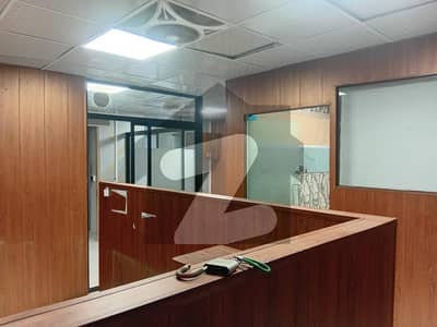 خالد بِن ولید روڈ کراچی میں 5 مرلہ دفتر 1.6 لاکھ میں کرایہ پر دستیاب ہے۔