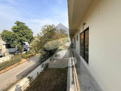 Liveable 500 sq yrds doible -storey house for sale in F-7