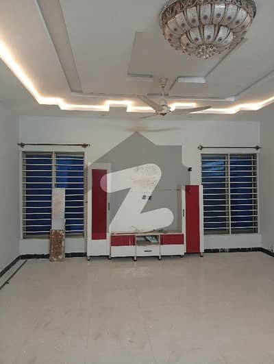 فیڈریشن ہاؤسنگ سوسائٹی - او-9 نیشنل پولیس فاؤنڈیشن او ۔ 9,اسلام آباد میں 6 کمروں کا 1 کنال مکان 2.0 لاکھ میں کرایہ پر دستیاب ہے۔