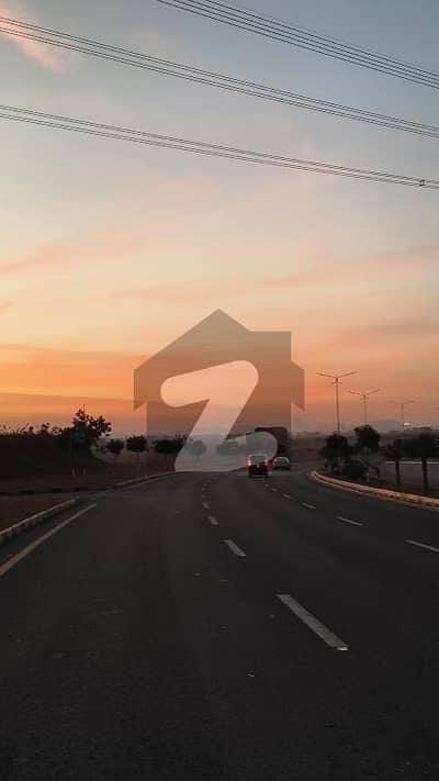 ایم پی سی ایچ ایس - بلاک سی ایم پی سی ایچ ایس ۔ ملٹی گارڈنز,بی ۔ 17,اسلام آباد میں 10 مرلہ رہائشی پلاٹ 1.6 کروڑ میں برائے فروخت۔