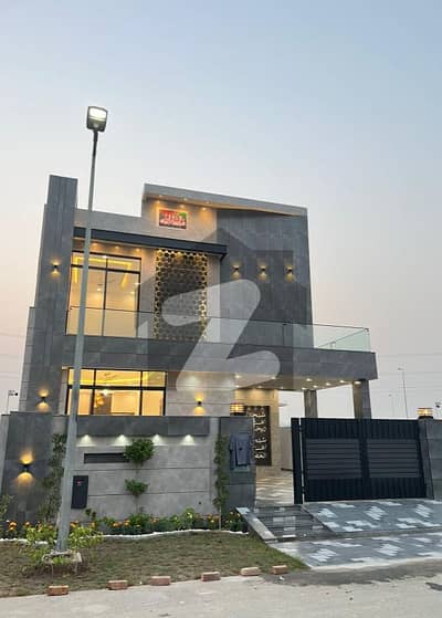 ڈی ایچ اے فیز 4 ۔ بلاک کے کے ڈی ایچ اے فیز 4,ڈیفنس (ڈی ایچ اے),لاہور میں 5 کمروں کا 10 مرلہ مکان 6.75 کروڑ میں برائے فروخت۔