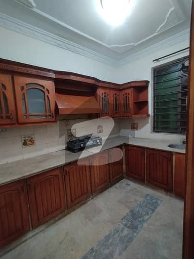 آئی ۔ 11 اسلام آباد میں 4 کمروں کا 6 مرلہ مکان 1.0 لاکھ میں کرایہ پر دستیاب ہے۔