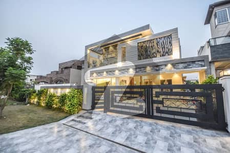 BRAND NEW SEMI FURNISHED 1 KANA ELEGANT AND FULLY MAINTAINED SUPER HOT LOCATED BUNGALOW IS AVAILABLE IN THE BEST BLOCK OF DHA LAHORE. WITH 20 KVA SOLAR AND BASEMENT