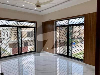 10 Marla Luxury Upper Portion Available For Rent