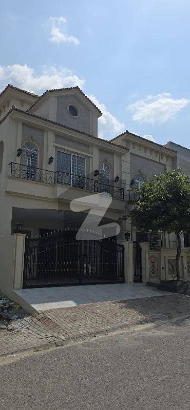 10 Marla Brand New House For Sale In Top City-1