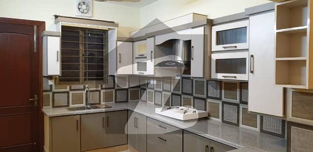 بحریہ ٹاؤن فیز 8 بحریہ ٹاؤن راولپنڈی,راولپنڈی میں 5 کمروں کا 10 مرلہ مکان 3.35 کروڑ میں برائے فروخت۔