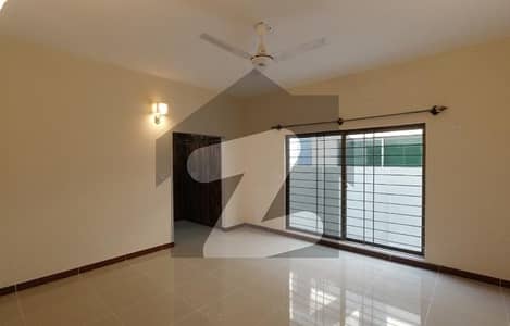 عسکری 5 ۔ سیکٹر جے عسکری 5,ملیر کنٹونمنٹ,کینٹ,کراچی میں 5 کمروں کا 15 مرلہ مکان 8.3 کروڑ میں برائے فروخت۔