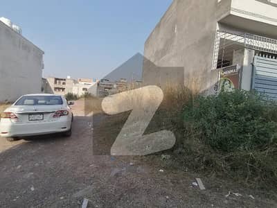 Prime Location 6 Marla Residential Plot For sale Available In Airport Housing Society