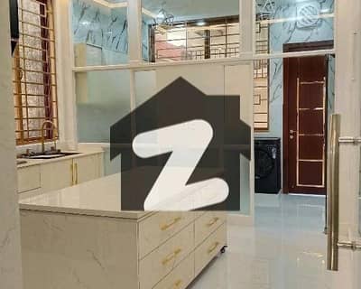 ڈی ۔ 12 اسلام آباد میں 7 کمروں کا 8 مرلہ مکان 10.25 کروڑ میں برائے فروخت۔