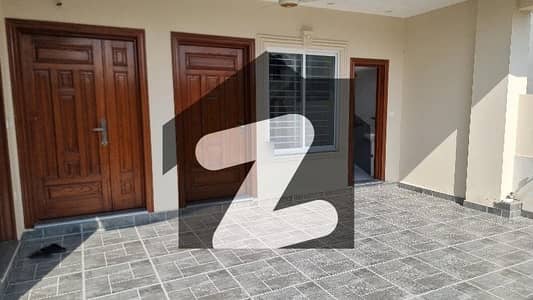 ڈی ۔ 12 اسلام آباد میں 6 کمروں کا 10 مرلہ مکان 11.5 کروڑ میں برائے فروخت۔