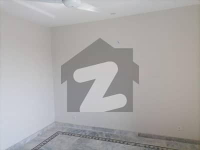 ڈی ۔ 12 اسلام آباد میں 5 کمروں کا 10 مرلہ مکان 10.0 کروڑ میں برائے فروخت۔