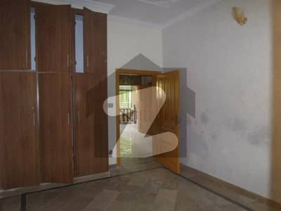 ڈی ۔ 12 اسلام آباد میں 5 کمروں کا 1 کنال مکان 22.0 کروڑ میں برائے فروخت۔