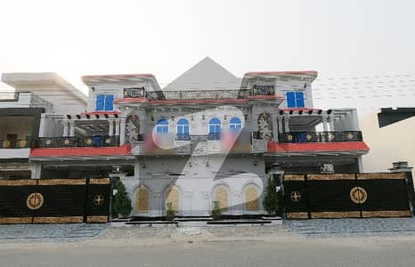 الرحمان فیز 2 - بلاک ایل الرحمان گارڈن فیز 2,الرحمان گارڈن,لاہور میں 7 کمروں کا 10 مرلہ مکان 4.75 کروڑ میں برائے فروخت۔