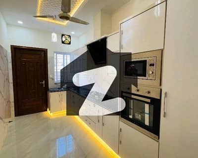 ڈی ۔ 12 اسلام آباد میں 6 کمروں کا 10 مرلہ مکان 11.5 کروڑ میں برائے فروخت۔