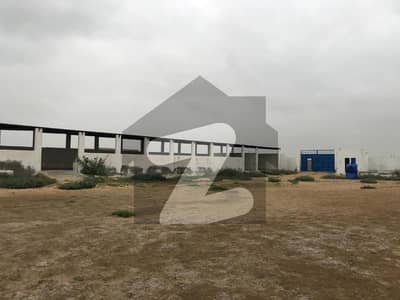 سُپر ہائی وے کراچی میں 6 کنال علاوہ 3.0 کروڑ میں برائے فروخت۔