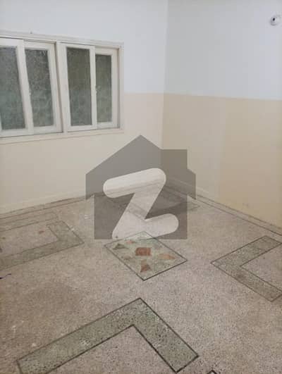 ایئرپورٹ روڈ کراچی میں 2 کمروں کا 6 مرلہ زیریں پورشن 35.0 ہزار میں کرایہ پر دستیاب ہے۔