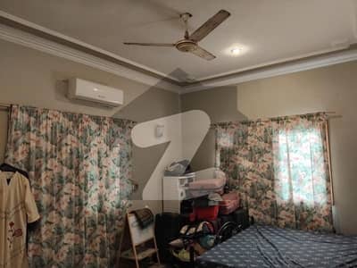 A Prime Location House Of 400 Square Yards In Karachi