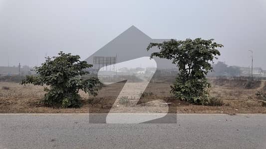 ڈی ایچ اے فیز 8 - بلاک ایکس فیز 8,ڈیفنس (ڈی ایچ اے),لاہور میں 1 کنال رہائشی پلاٹ 4.1 کروڑ میں برائے فروخت۔