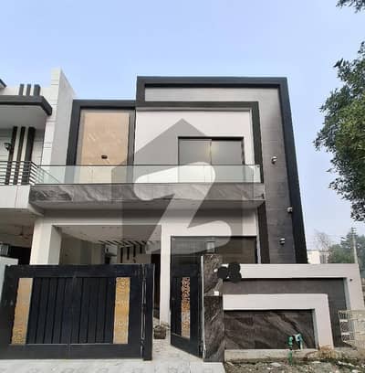 ڈی ایچ اے 11 رہبر فیز 2 ڈی ایچ اے 11 رہبر,لاہور میں 3 کمروں کا 5 مرلہ مکان 1.05 لاکھ میں کرایہ پر دستیاب ہے۔