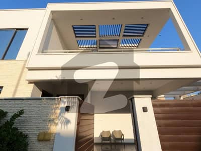 بحریہ ٹاؤن - پریسنٹ 1 بحریہ ٹاؤن کراچی,کراچی میں 6 کمروں کا 14 مرلہ مکان 5.5 کروڑ میں برائے فروخت۔