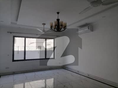 ایف ۔ 8/3 ایف ۔ 8,اسلام آباد میں 7 کمروں کا 1 کنال مکان 45.0 کروڑ میں برائے فروخت۔