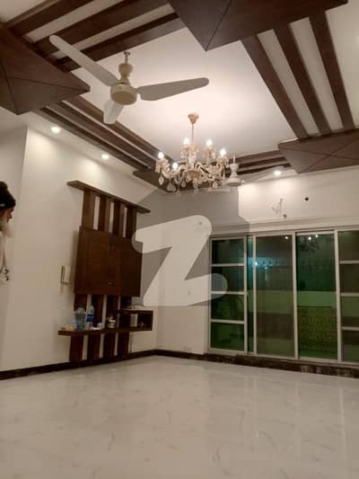 ڈی ایچ اے فیز 6 ڈیفنس (ڈی ایچ اے),لاہور میں 3 کمروں کا 10 مرلہ مکان 2.2 لاکھ میں کرایہ پر دستیاب ہے۔