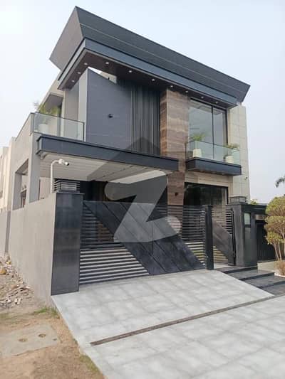 ڈی ایچ اے 9 ٹاؤن ۔ بلاک اے ڈی ایچ اے 9 ٹاؤن,ڈیفنس (ڈی ایچ اے),لاہور میں 4 کمروں کا 10 مرلہ مکان 6.95 کروڑ میں برائے فروخت۔