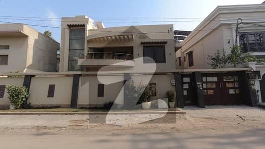 فیڈرل بی ایریا ۔ بلاک 10 فیڈرل بی ایریا,کراچی میں 8 کمروں کا 1 کنال مکان 17.0 کروڑ میں برائے فروخت۔