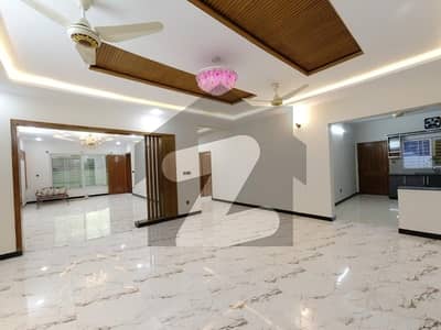 666 Sq. Yd Old House Is Available For Sale In G-6/4