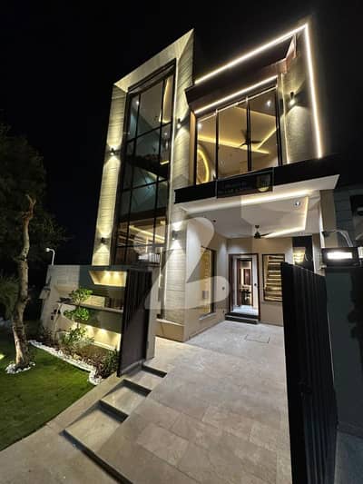 3 Beds Modern Design 5 Marla Ideal Location House for Sale in DHA 9 Town Lahore.