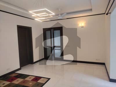 F-8 Full House 6 Bedroom Available For Rent