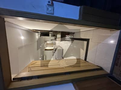 ڈپلومیٹک انکلیو اسلام آباد میں 3 کمروں کا 8 مرلہ فلیٹ 2.0 لاکھ میں کرایہ پر دستیاب ہے۔